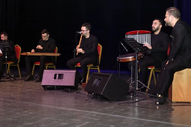 Kocaeli'de ilahiler gönüllere dokundu