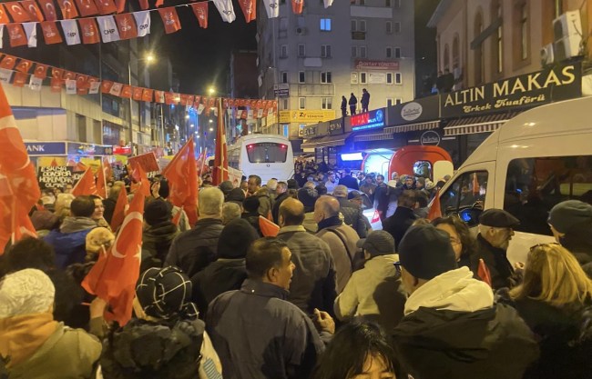 Binlerce kişi İsmetpaşa’da eylemde