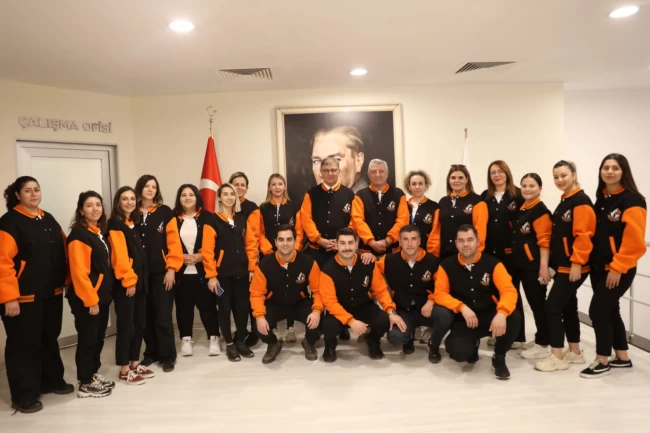 İzmir Güzelbahçe Gençlik'ten Başkan Tugay'a ziyaret