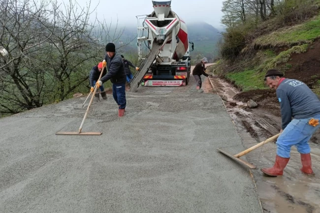 Ordu Aybastı'ya beton yol çalışması