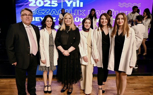 BEUN Eczacılık Fakültesi’nde beyaz önlük giyme töreni heyecanı