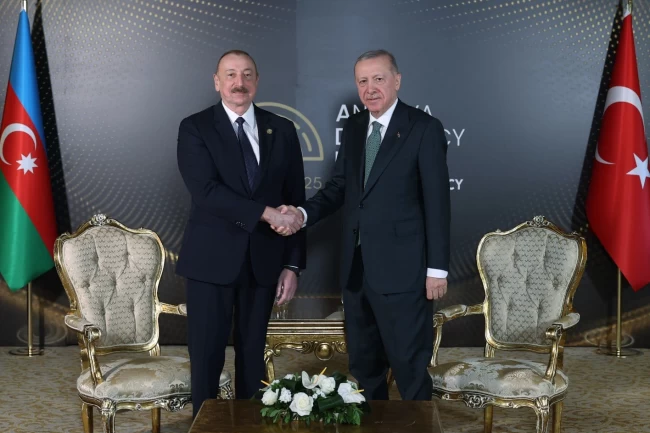 Cumhurbaşkanı Erdoğan'dan Antalya diplomasisi