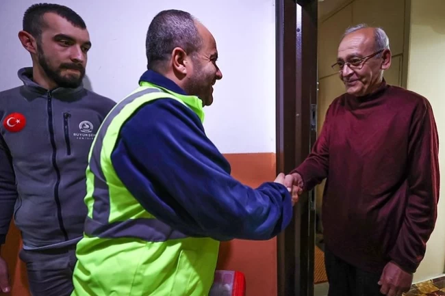 Denizli Büyükşehir'in ücretsiz tamirat desteği yayılıyor