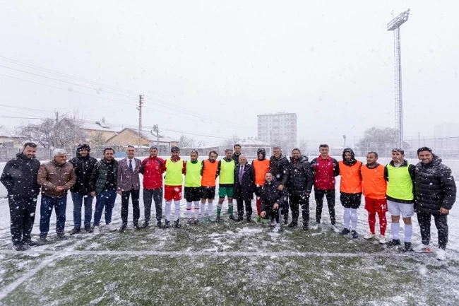 Memduh Büyükkılıç'tan görme engelli milli takıma ziyaret