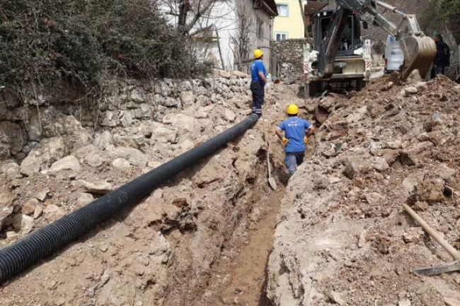 Antalya Toklularda kanalizasyon hattını yenileniyor