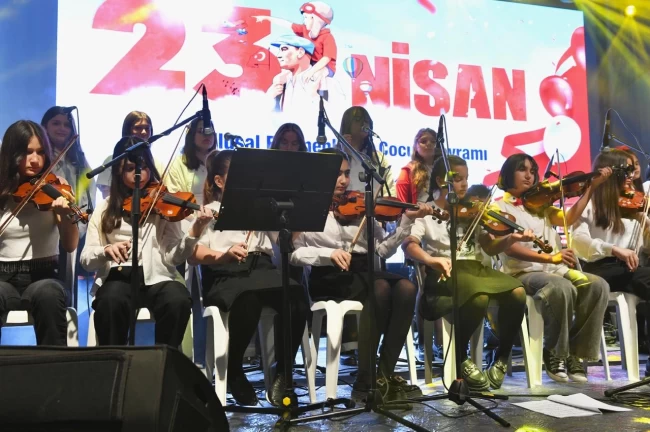 Gençlik Orkestrası ve Korosu'ndan 23 Nisan konseri