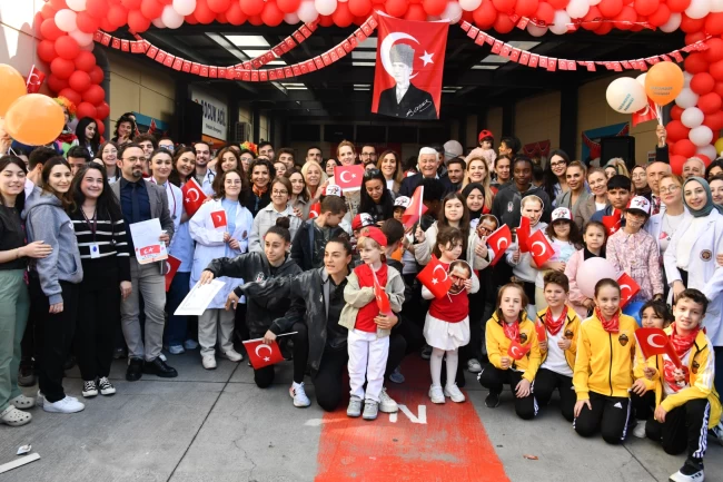 Beşiktaşlı sporcu ve ünlülerden çocuklara moral veren ziyaret
