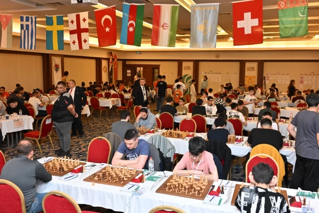 Manisa'da uluslararası satranç turnuvası heyecanı başladı