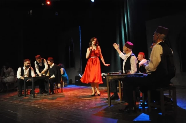 Karşıyaka Belediye Tiyatrosu'nda perde kapanıyor