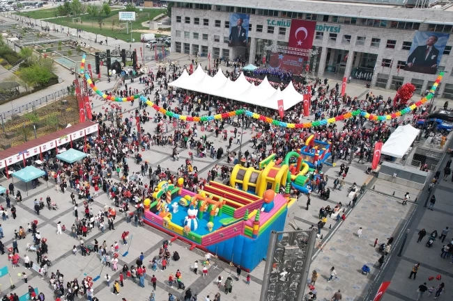 Çocukların bayramı Bursa Nilüfer'de büyük sevinçle kutlandı