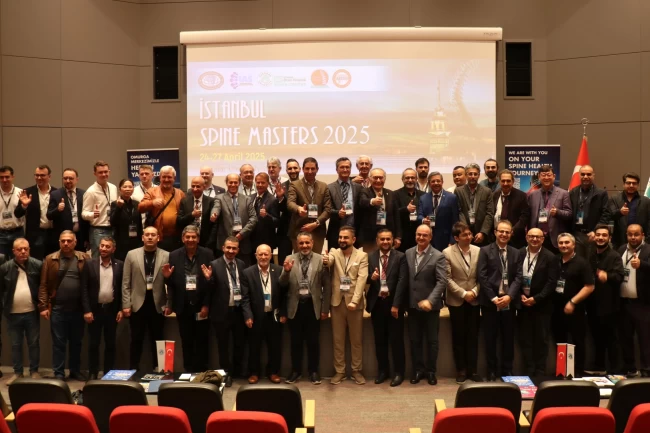 Dünyaca ünlü omurga uzmanları İstanbul'da buluştu