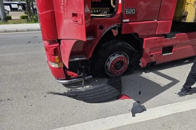 Antalya Kumluca'da trafikte korkutan patlama!
