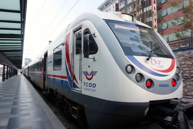 Raylarda yeşil dönüşüm... Hedef her yıl 12 milyon litre yakıt tasarrufu