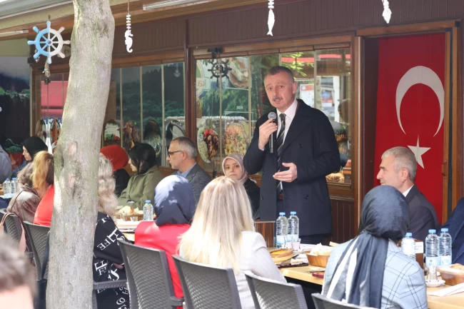 Gebze'de Başkan Büyükakın kadın esnaflarla buluştu