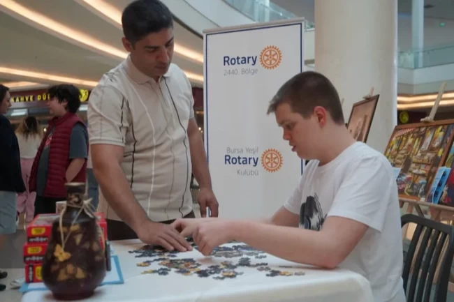 "Yapboz Adam'ın Eserleri" Korupark AVM'de sergilendi