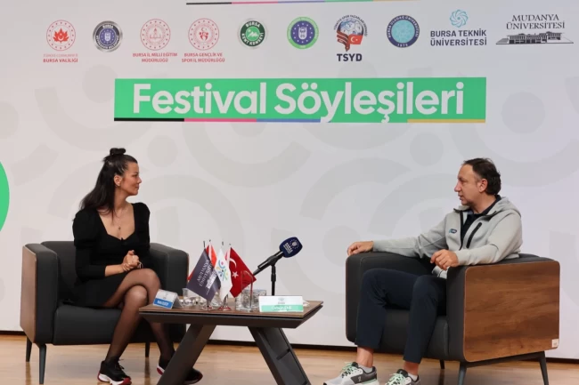 Orhun Ene spor söyleşı̇lerı̇'nde gençlerle buluştu