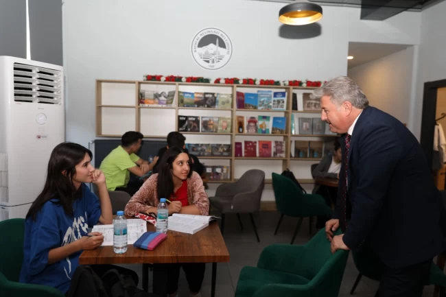 Kayseri Melikgazi'nin 'akıl küp'leri eğitime katkı sunuyor