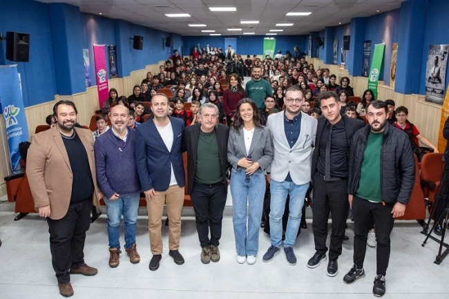 Bursa'da Festival Söyleşileri'ne Erke Tümer ve Erdal Hoş'la veda