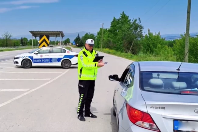 Trafik denetimlerinde rekor! 496 bin araca ceza kesildi!