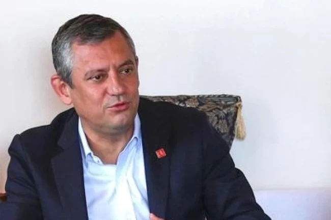Özgür Özel'den saldırı sonrası ilk mesaj: Fırtınadan sağ salim geçeceğiz