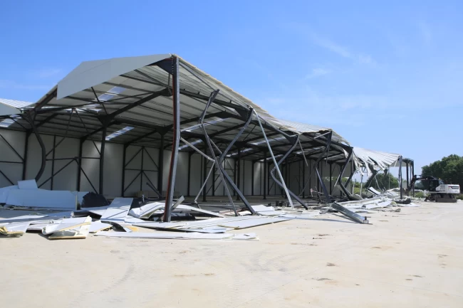 Bursa Nilüfer'de iki kaçak fabrikaya yıkım!