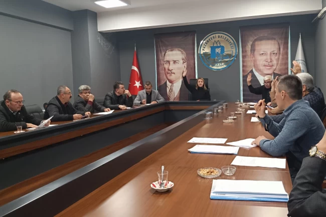 Pazaryeri Meclisi'nde ittifak çatlağı!