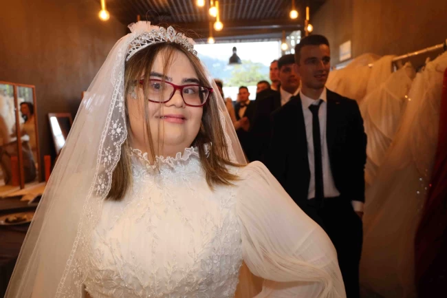 "Sevgiyle Kuşananlar" projesi Kocaeli'de parladı