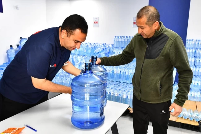 İzmirli 40 liraya sağlıklı damacana suya ulaşıyor