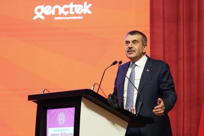 Bakan Tekin'den Gençtek Zirvesi'nde eğitim vurgusu