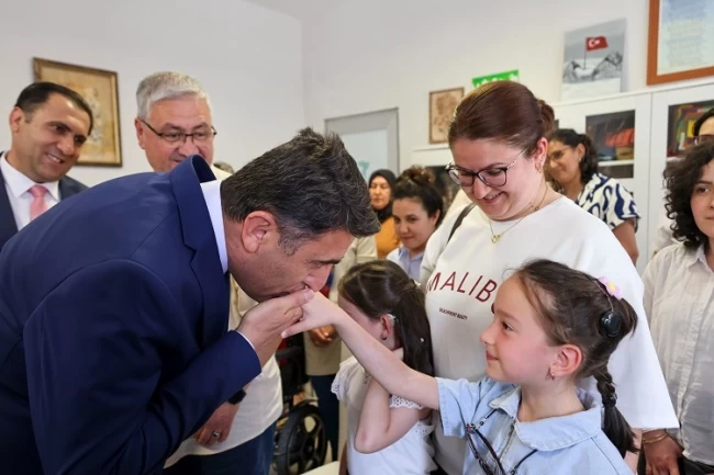 Bilecik Valisi Şefik Aygöl'den özel bireylere anlamlı ziyaret