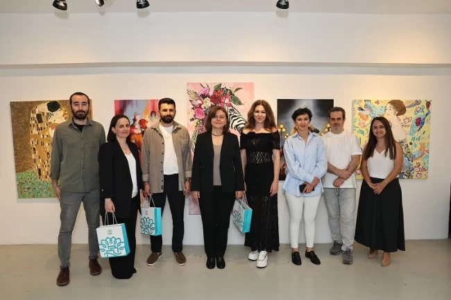 Bursa Nilüfer'de yetişkinlerin sergisi izlenime açıldı