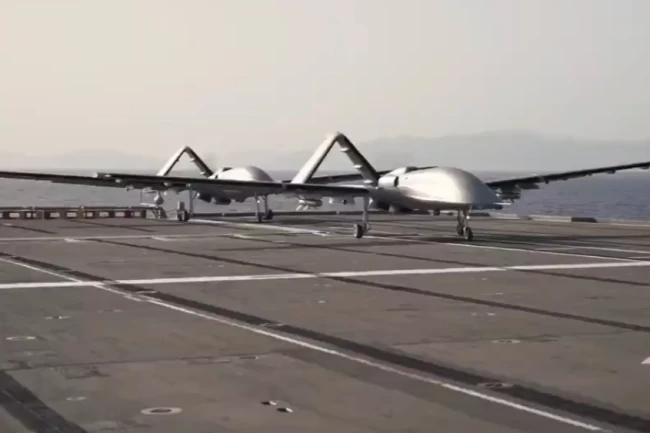 TCG Anadolu'da art arda uçuşlar... Bayraktar'lar deniz ufkuna kanat açıldı!