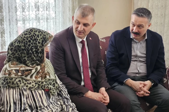 Kocaeli Gölcük'ten annelere anlamlı ziyaret