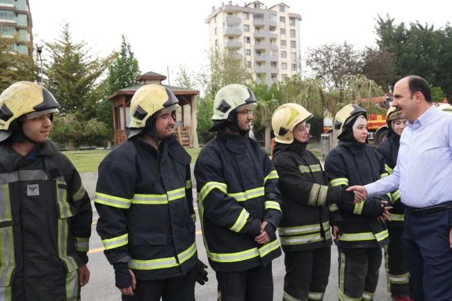Konya'da Başkan Altay "Gönüllü İtfaiyecilik" eğitimi alan üniversite öğrencileriyle buluştu