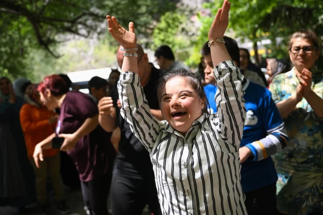İzmir Bornova'da "Birlikte Güçlüyüz" mesajı yükseldi