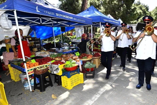 İzmir'de Dünya Çiftçiler Günü coşkusu yaşandı