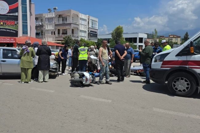 Antalya Kumluca'daki kazada iki öğrenci yaralandı