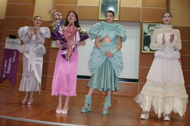 Alın terlerini kumaşa döktüler!