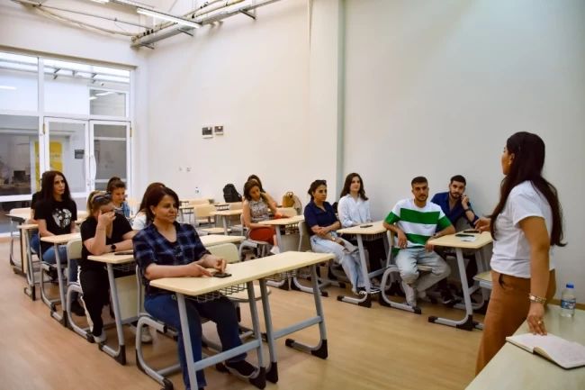 Diyarbakır Büyükşehir'den yurttaşa işaret dili kursu