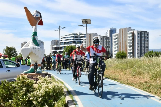 İzmir Çiğli'de pedallar doğa için döndü