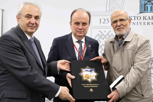 Konya'da gençler ve uzmanları bir araya geldi