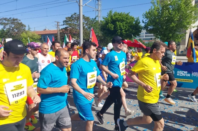 Konya Yarı Maratonu'nda SOBE Vakfı otizme koştu