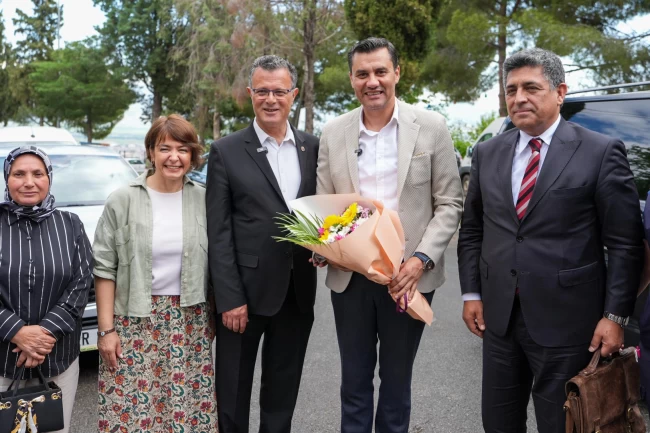 Manisa Alaşehir'de Başkan Zeyrek muhtarlarla buluştu