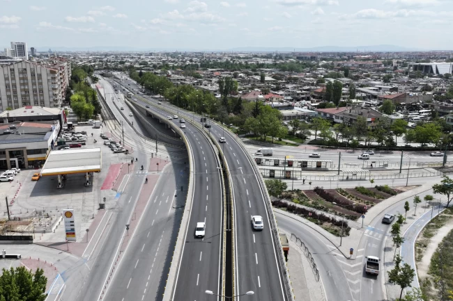 Konya'nın en yoğun kavşağında yeni asfalt