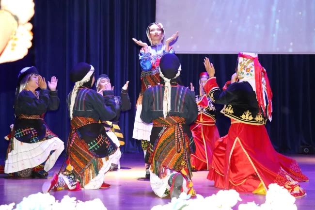 Sakarya'da kültürleri buluşturan dans