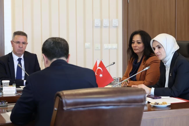 Bakan Göktaş'tan yoğun "aile diplomasisi"