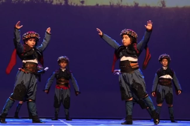 "Hasat" gösterisiyle Anadolu'nun renkleri miniklerle hayat buldu