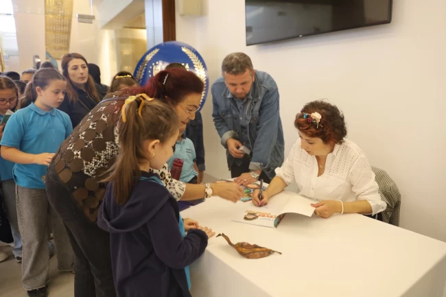 ‘Çevre Dedektifi' kitabının yazarı Bursalı çocuklarla buluştu
