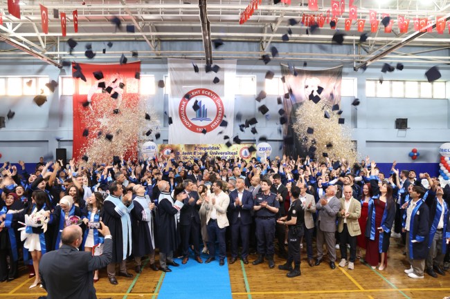 BEUN Zonguldak MYO Mezunları Büyük Bir Coşkuyla Uğurlandı