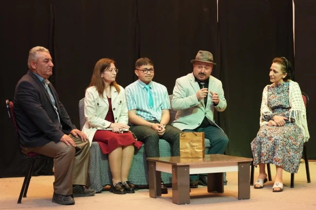 Bursa Yenişehir'de profesyonel oyunculara taş çıkardılar